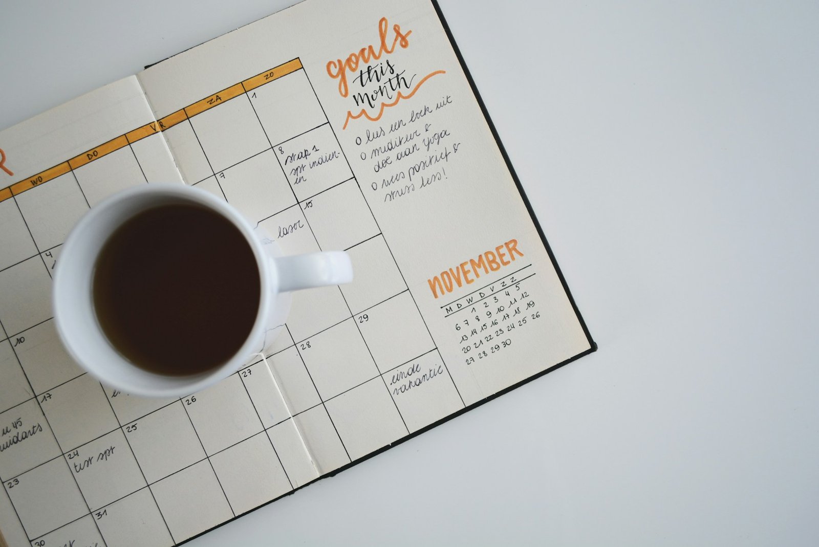 Publication date for Kezon silicone cake mold usage guide